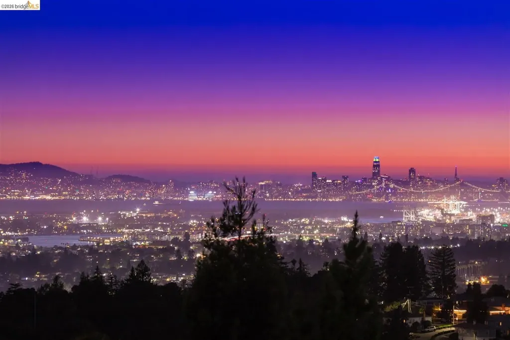 32 Sereno Circle Oakland CA 94619