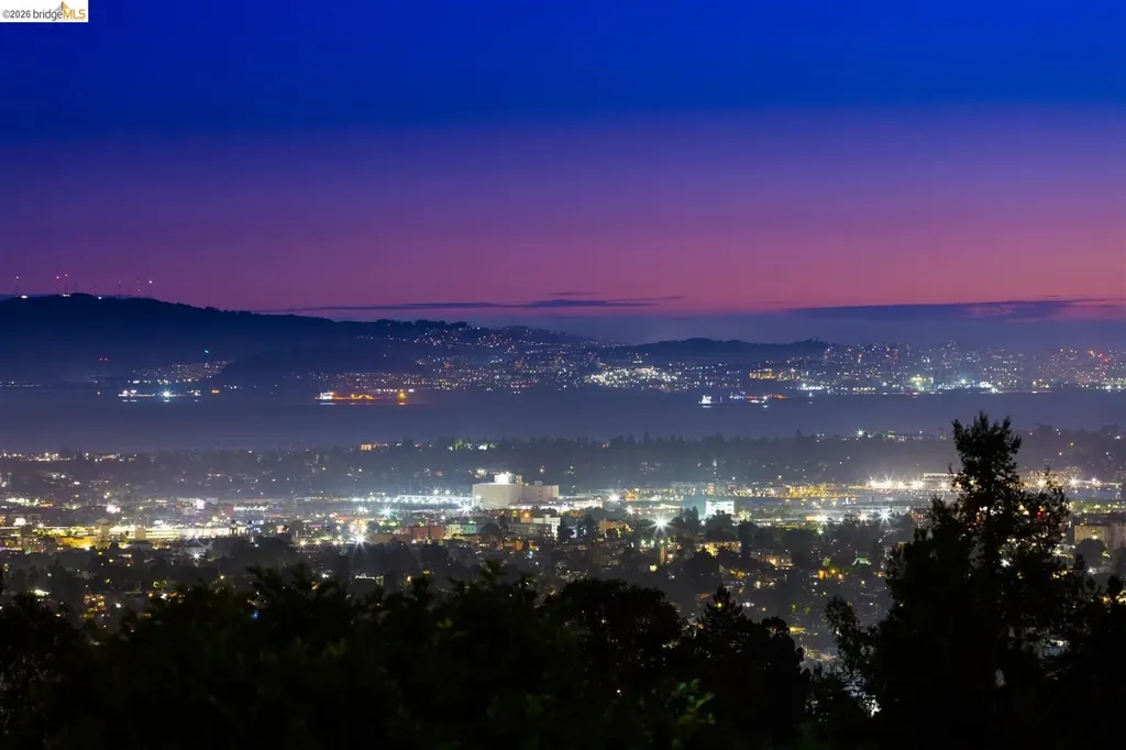 32 Sereno Circle Oakland CA 94619