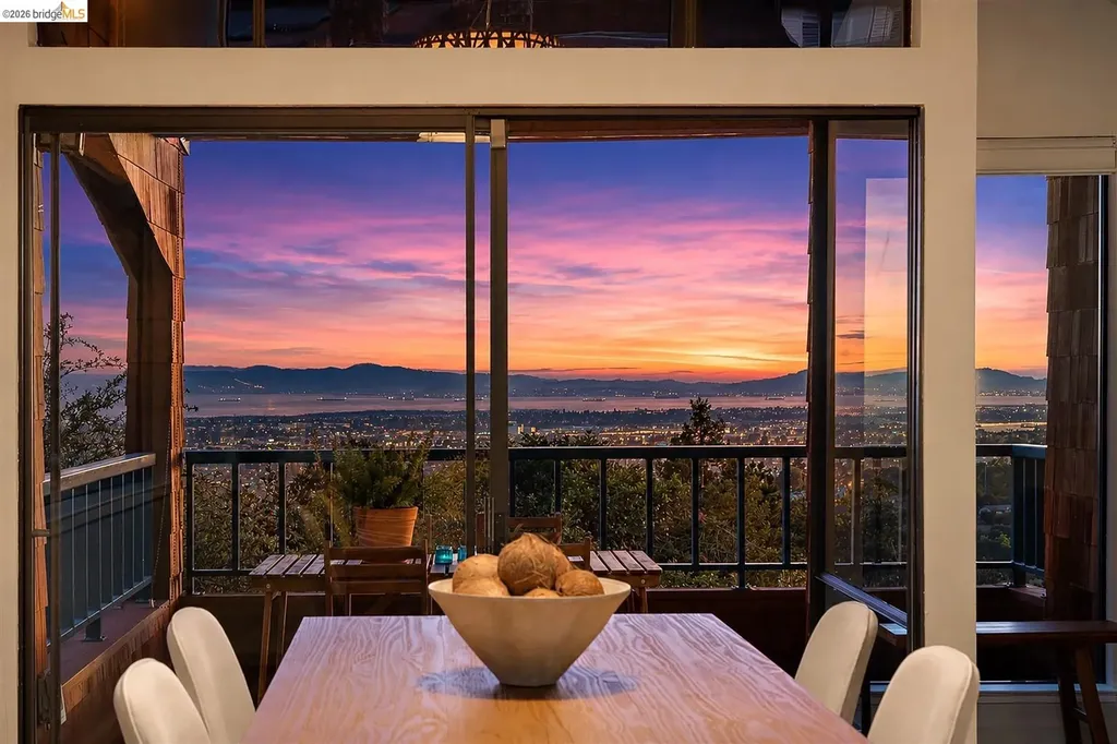32 Sereno Circle Oakland CA 94619
