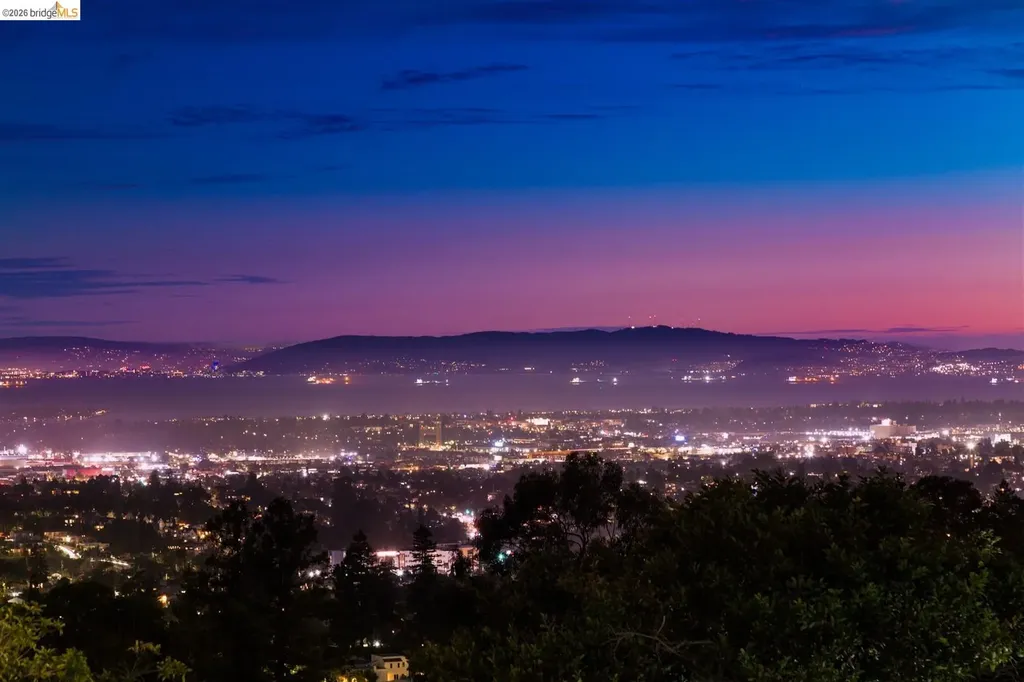 32 Sereno Circle Oakland CA 94619