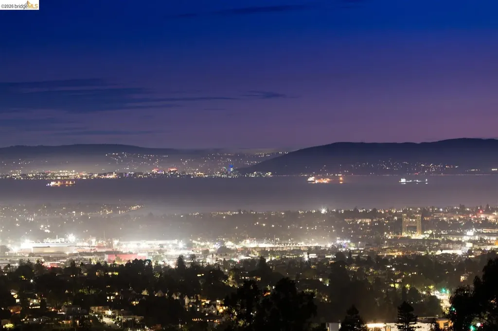 32 Sereno Circle Oakland CA 94619