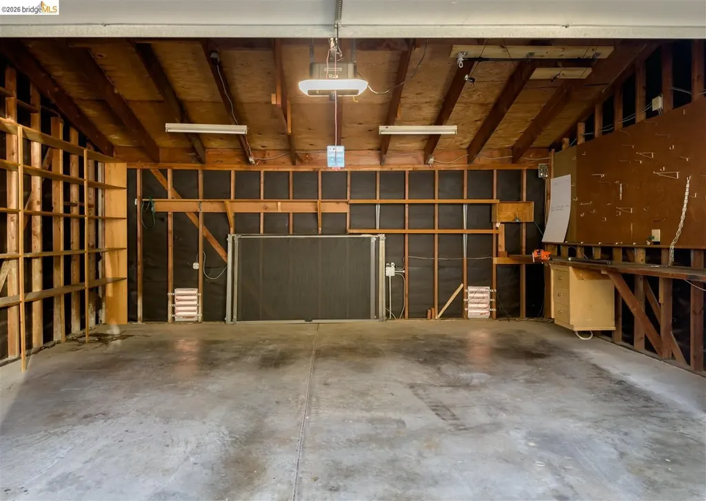 32 Sereno Circle Oakland CA 94619
