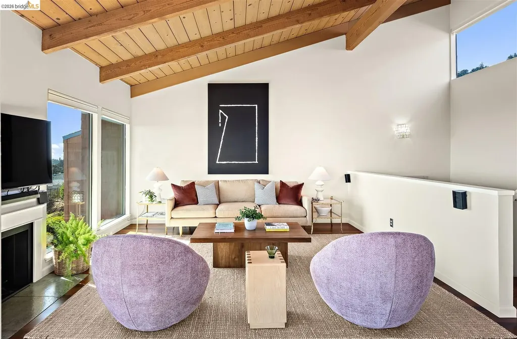 32 Sereno Circle Oakland CA 94619