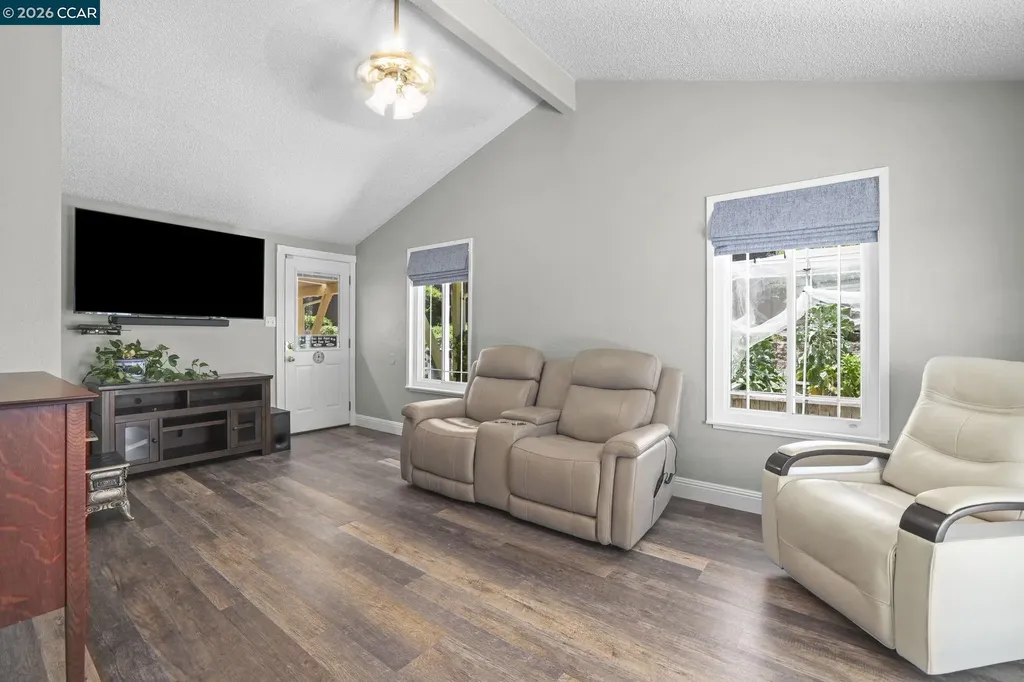2124 Impala Court Pittsburg CA 94565