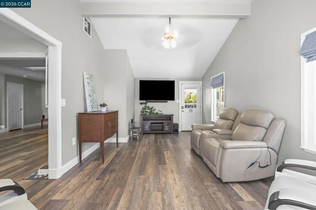 2124 Impala Court Pittsburg CA 94565