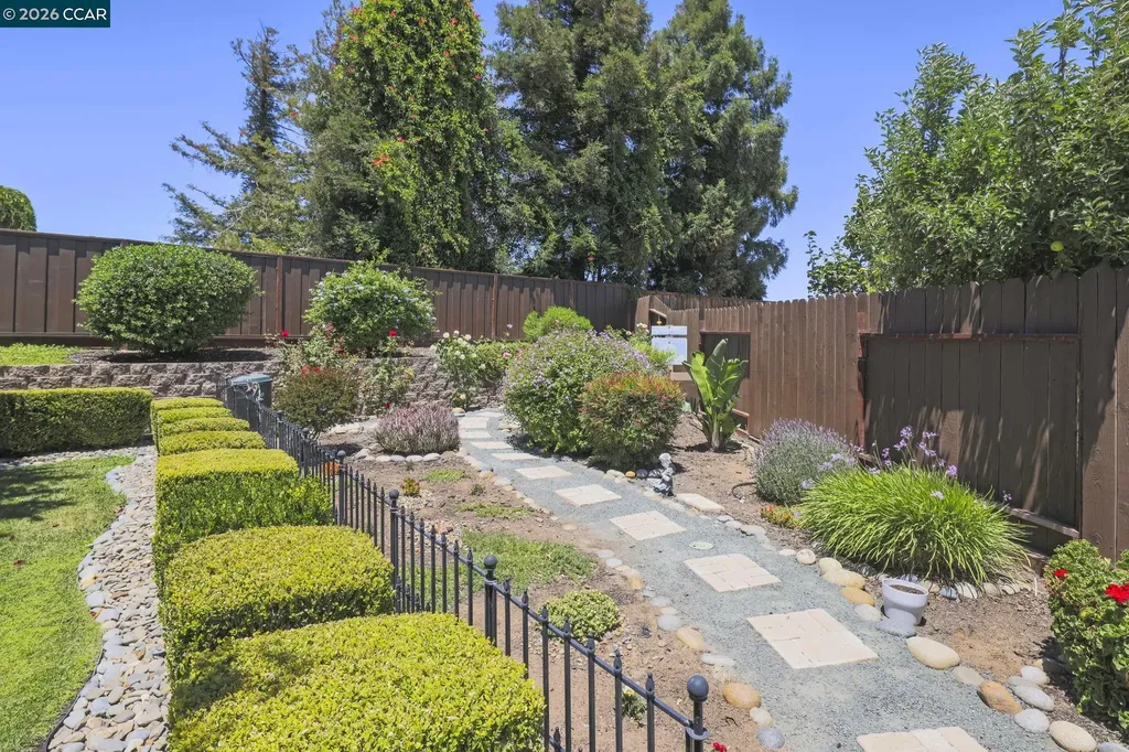 2124 Impala Court Pittsburg CA 94565