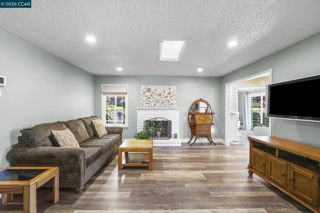 2124 Impala Court Pittsburg CA 94565
