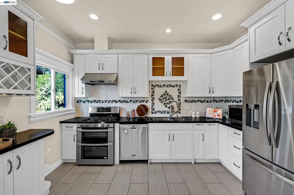 3725 Linwood Avenue Oakland CA 94602