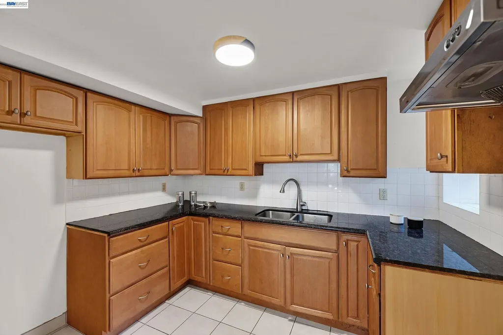 3725 Linwood Avenue Oakland CA 94602