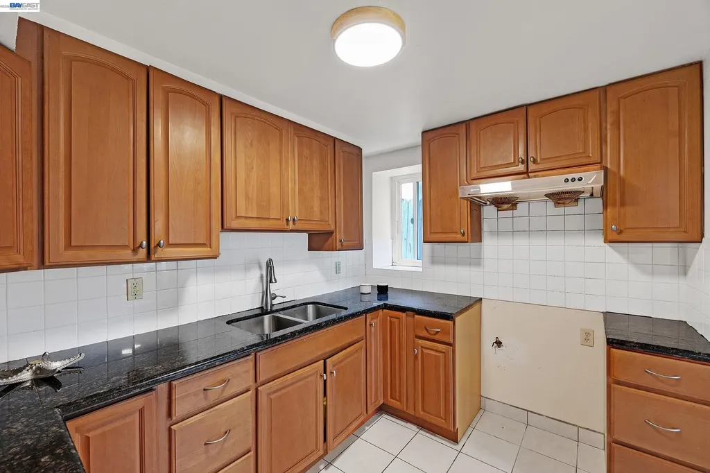3725 Linwood Avenue Oakland CA 94602