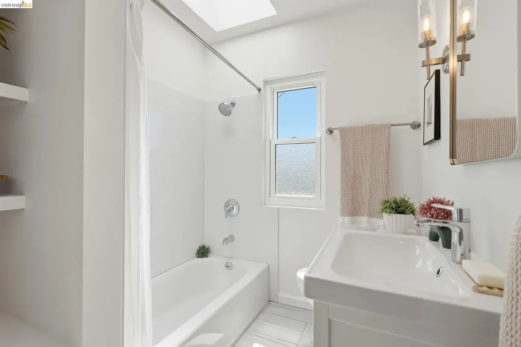 3142 Maxwell Avenue Oakland CA 94619