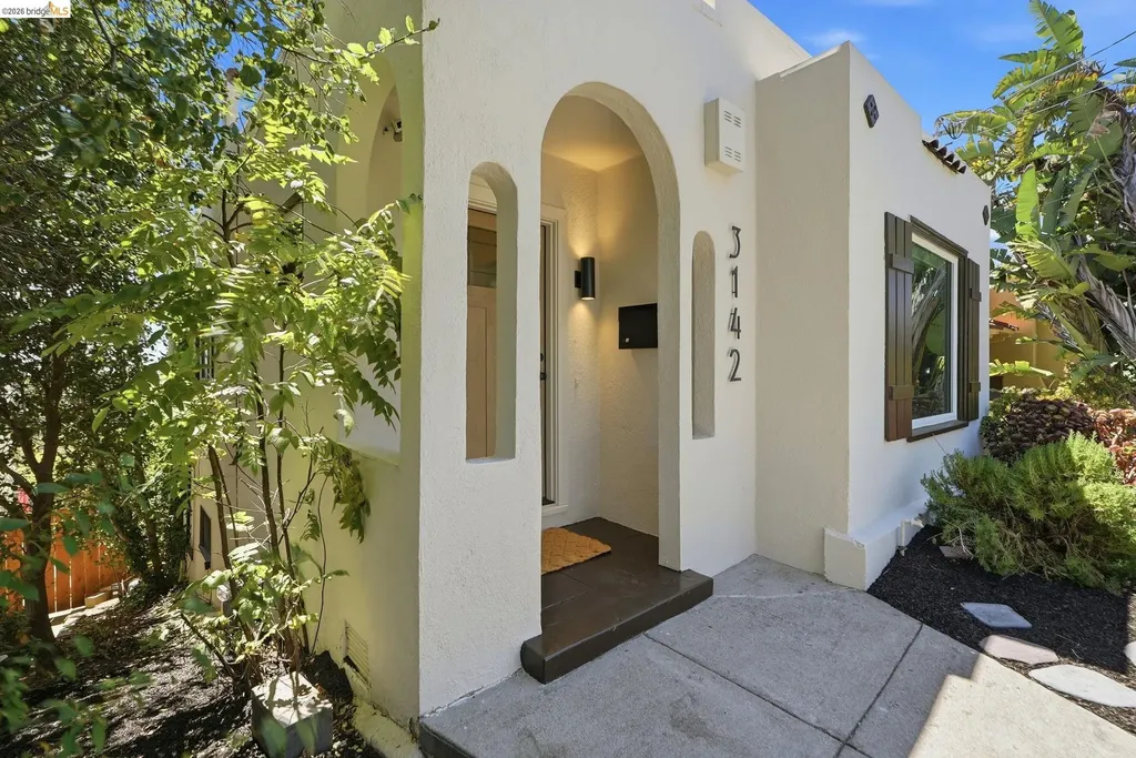 3142 Maxwell Avenue Oakland CA 94619