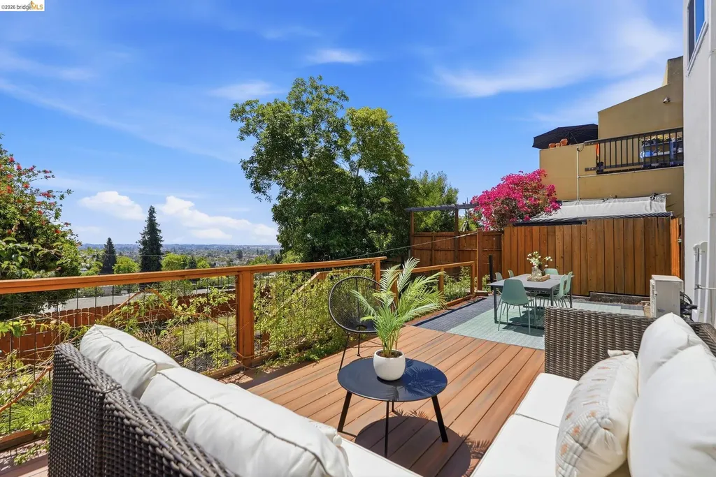3142 Maxwell Avenue Oakland CA 94619