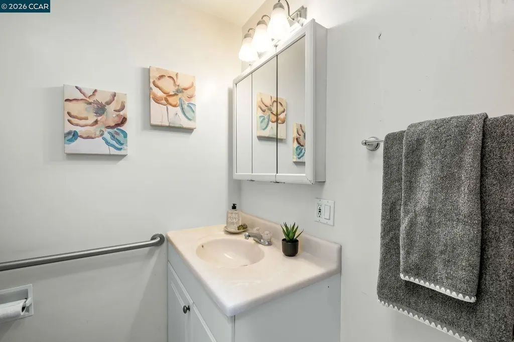 1361 La Vista Avenue Concord CA 94521
