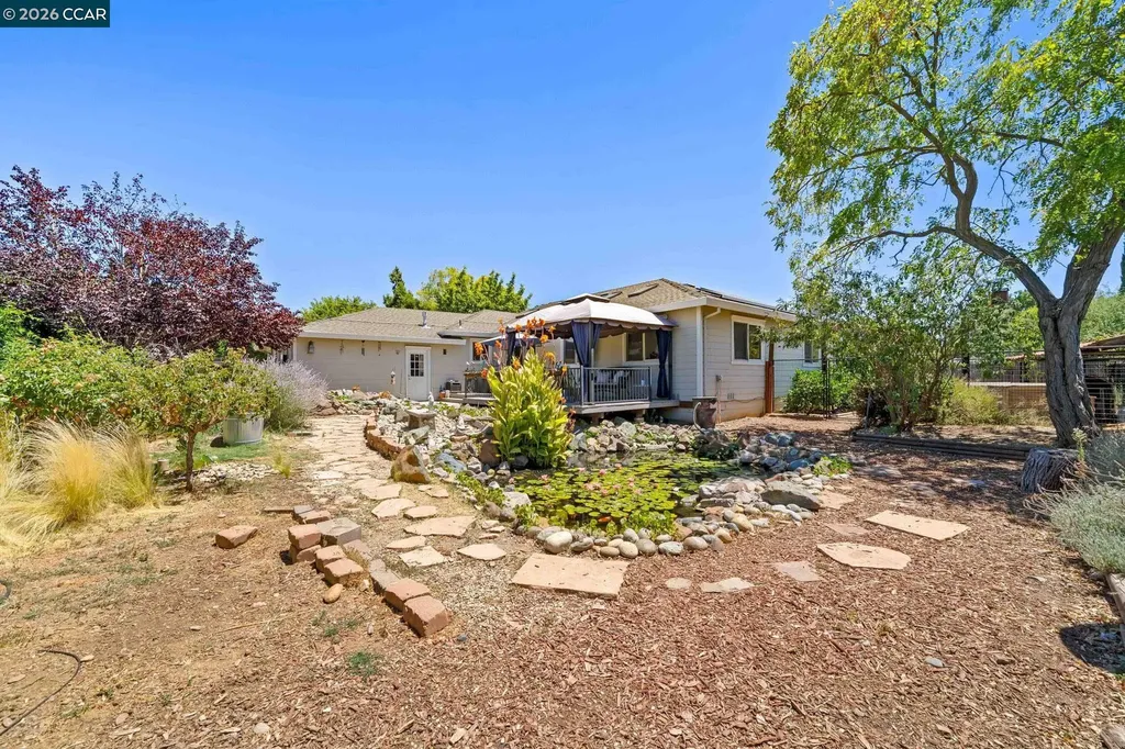 1361 La Vista Avenue Concord CA 94521