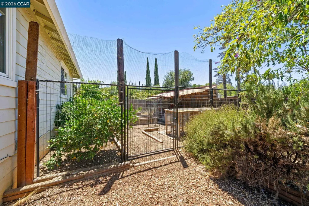 1361 La Vista Avenue Concord CA 94521