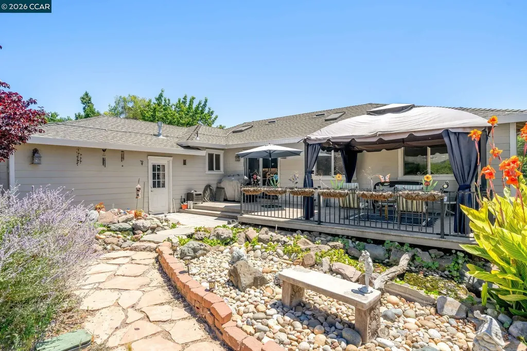 1361 La Vista Avenue Concord CA 94521