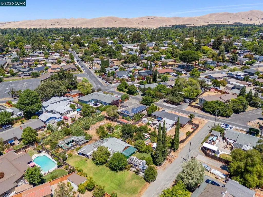 1361 La Vista Avenue Concord CA 94521