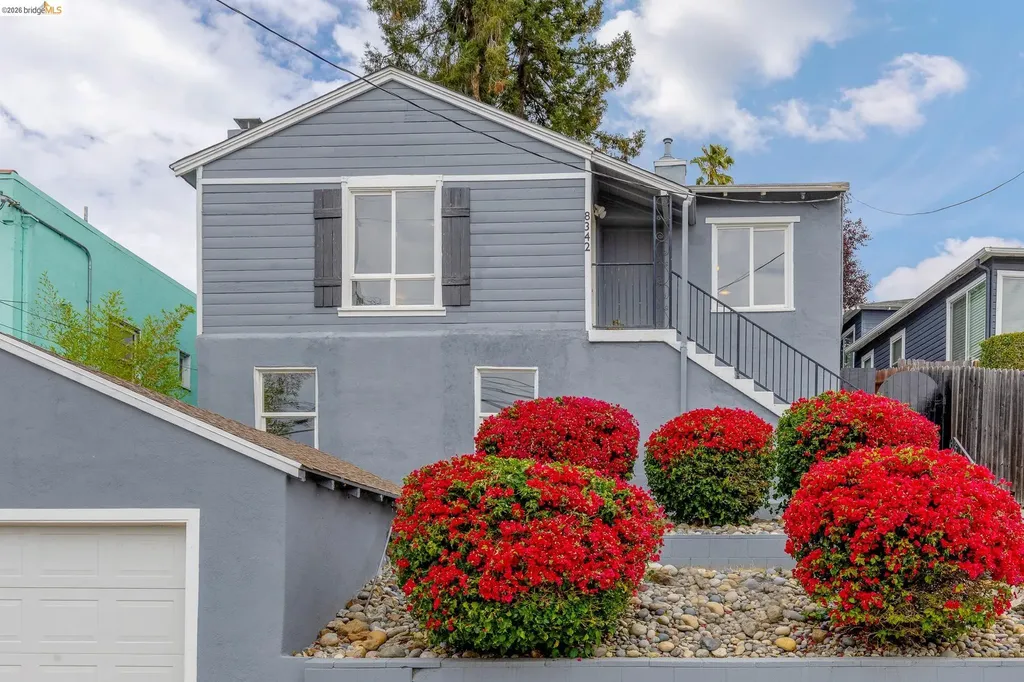8342 Ney Avenue Oakland CA 94605