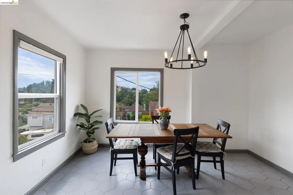 8342 Ney Avenue Oakland CA 94605