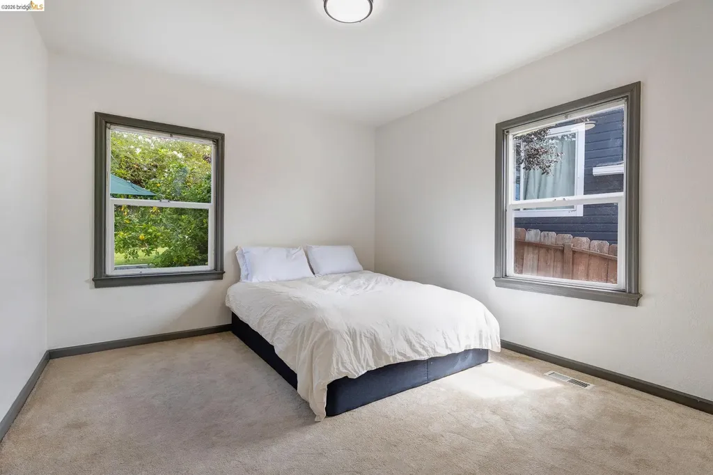 8342 Ney Avenue Oakland CA 94605