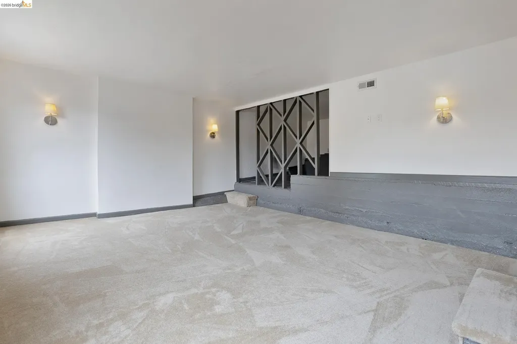 8342 Ney Avenue Oakland CA 94605