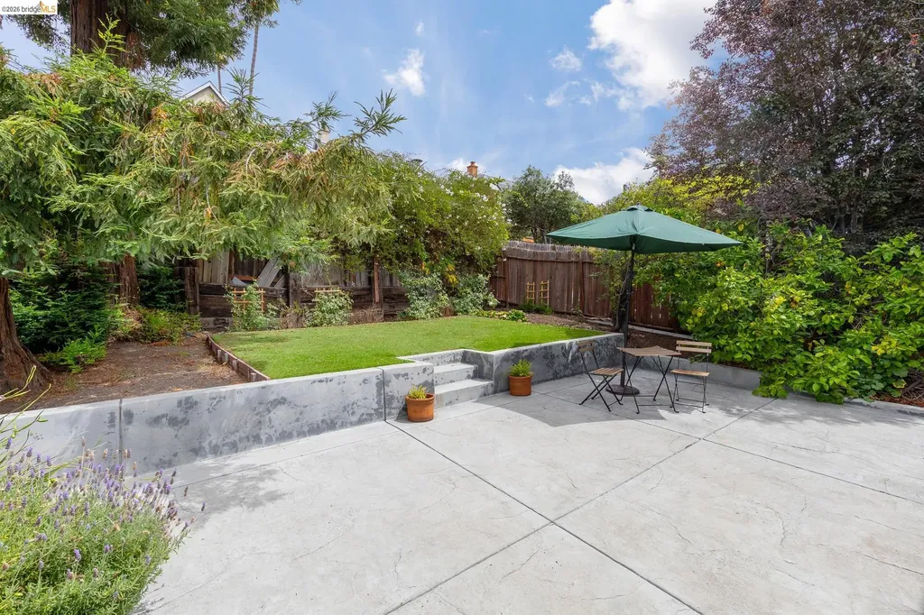 8342 Ney Avenue Oakland CA 94605
