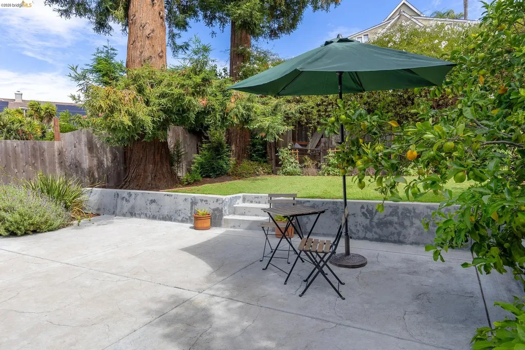 8342 Ney Avenue Oakland CA 94605