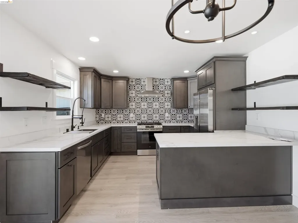 2717 D Street Antioch CA 94509