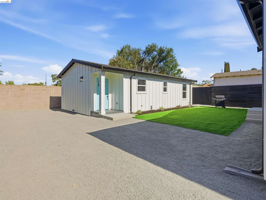 2717 D Street Antioch CA 94509