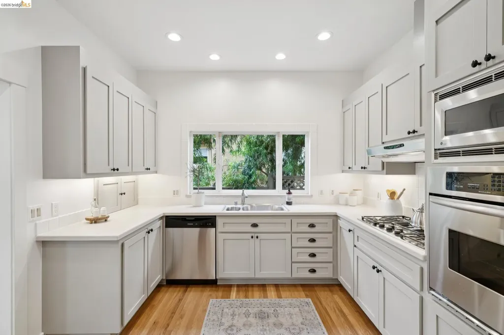 772 Vincente Avenue Berkeley CA 94707