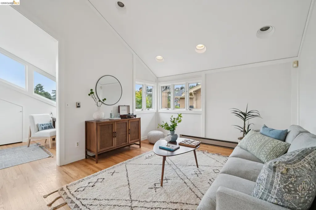 772 Vincente Avenue Berkeley CA 94707