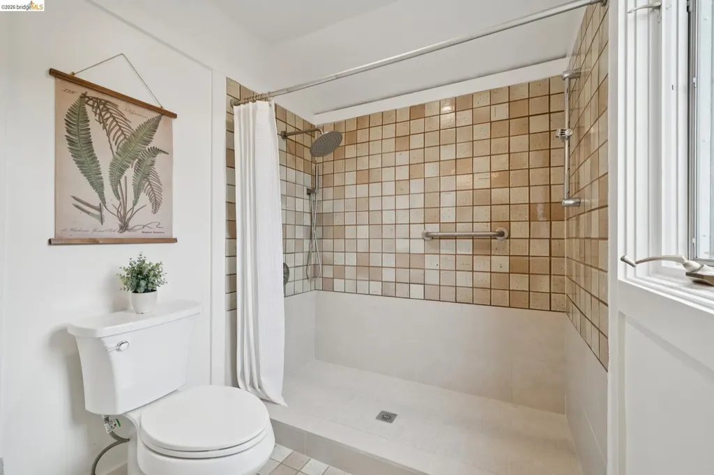 772 Vincente Avenue Berkeley CA 94707