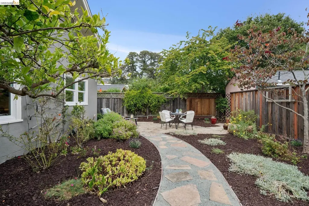 772 Vincente Avenue Berkeley CA 94707