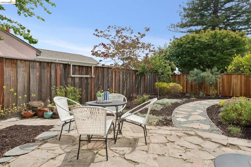 772 Vincente Avenue Berkeley CA 94707