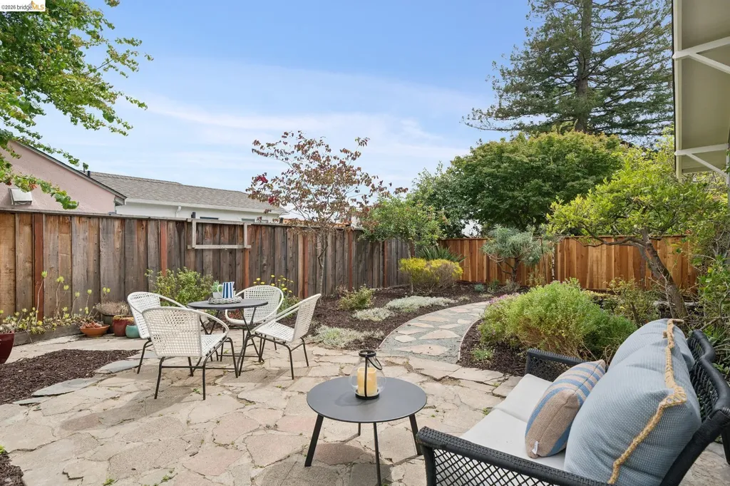 772 Vincente Avenue Berkeley CA 94707