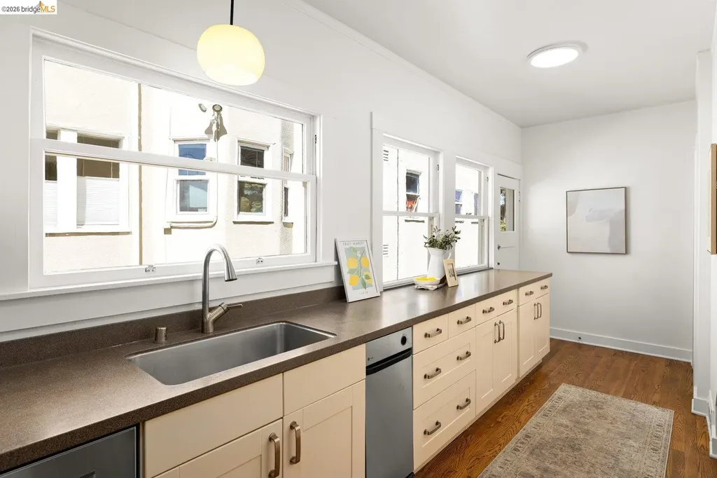 528 Haddon Road Oakland CA 94606