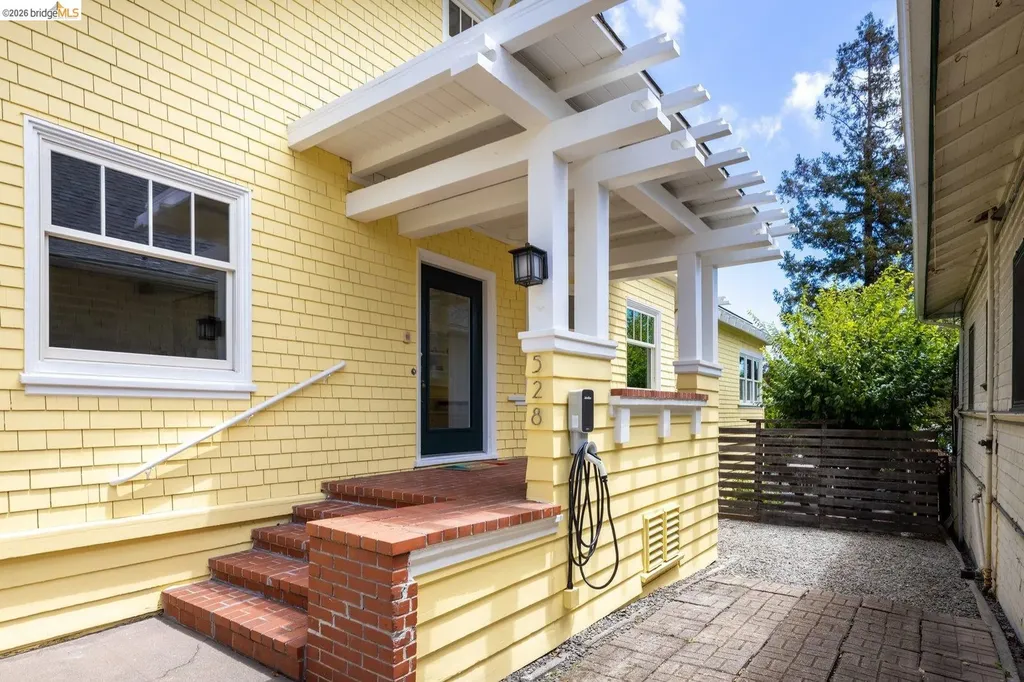 528 Haddon Road Oakland CA 94606