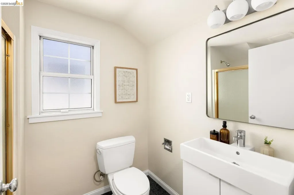 528 Haddon Road Oakland CA 94606