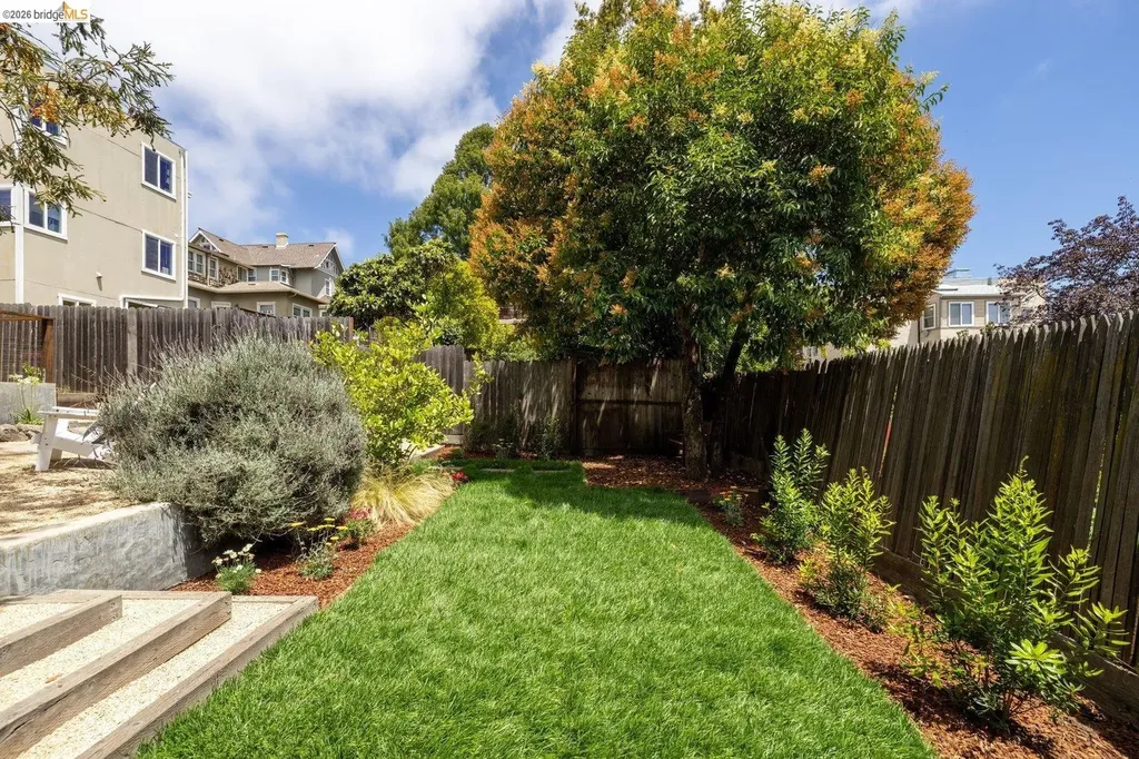 528 Haddon Road Oakland CA 94606