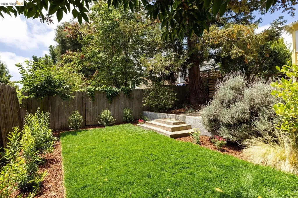 528 Haddon Road Oakland CA 94606