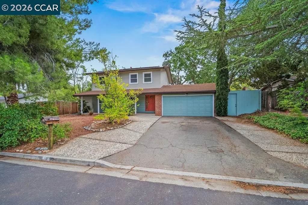 17 Eastbrook Court Clayton CA 94517