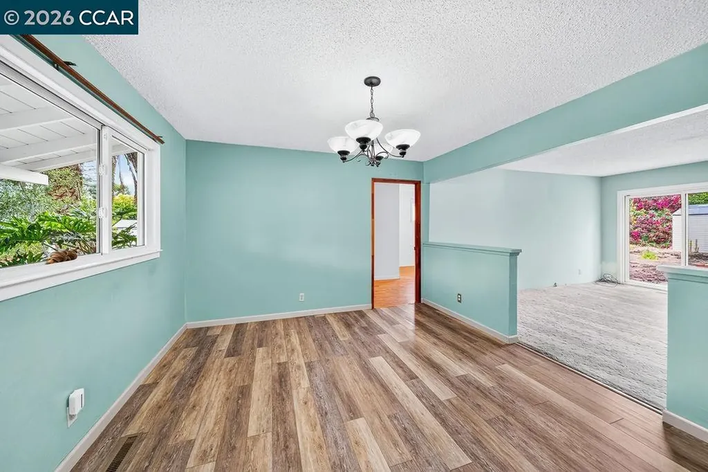 17 Eastbrook Court Clayton CA 94517