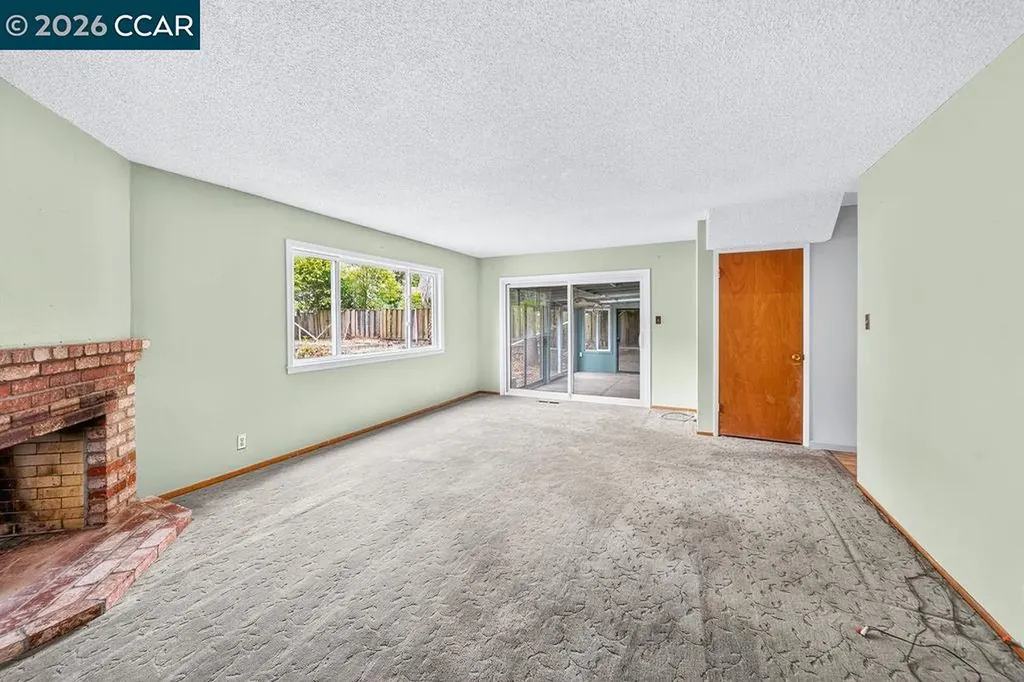 17 Eastbrook Court Clayton CA 94517
