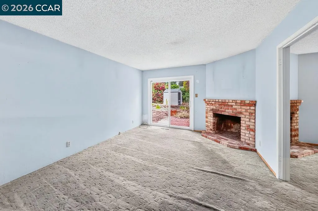 17 Eastbrook Court Clayton CA 94517