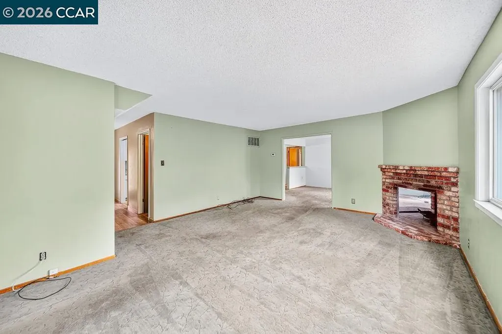 17 Eastbrook Court Clayton CA 94517