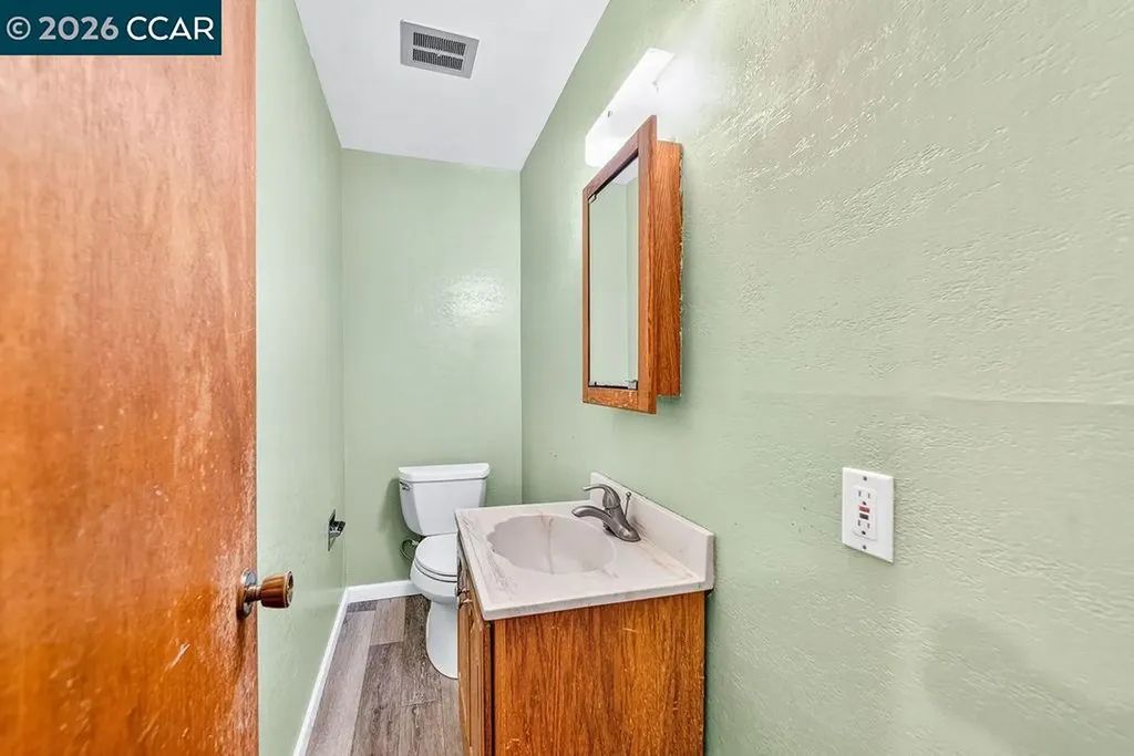 17 Eastbrook Court Clayton CA 94517
