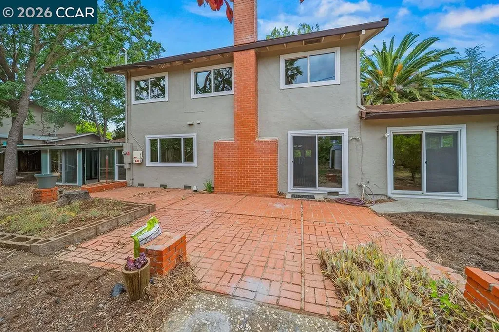 17 Eastbrook Court Clayton CA 94517