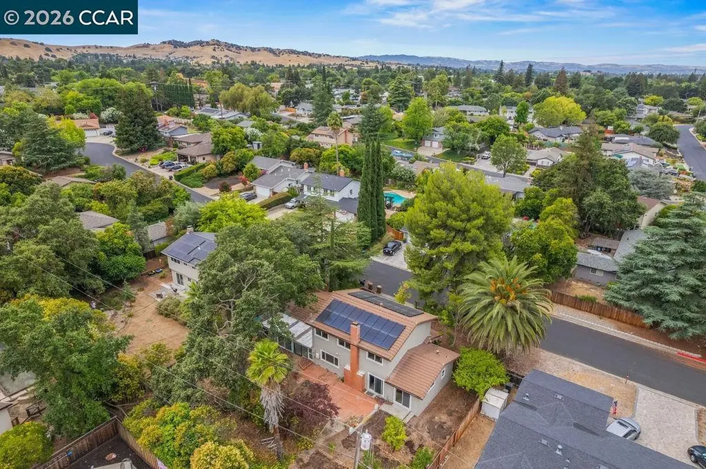 17 Eastbrook Court Clayton CA 94517