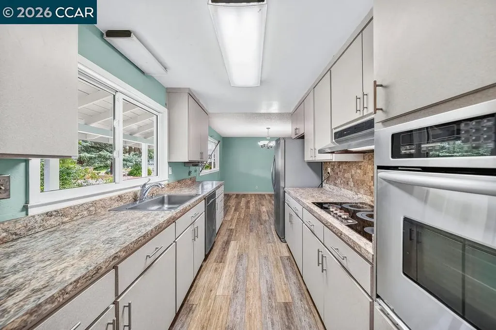 17 Eastbrook Court Clayton CA 94517